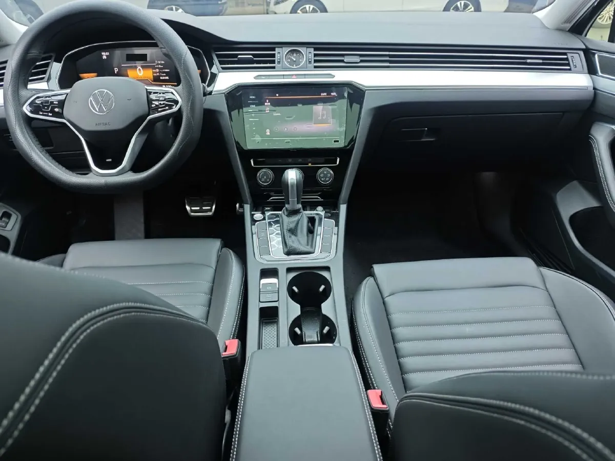 2023 Volkswagen Magotan 1.4T 150HP L4 7DCT,autocango,china used car exporter,china ev exporter,chinese used car exporter,chinese used ev exporter