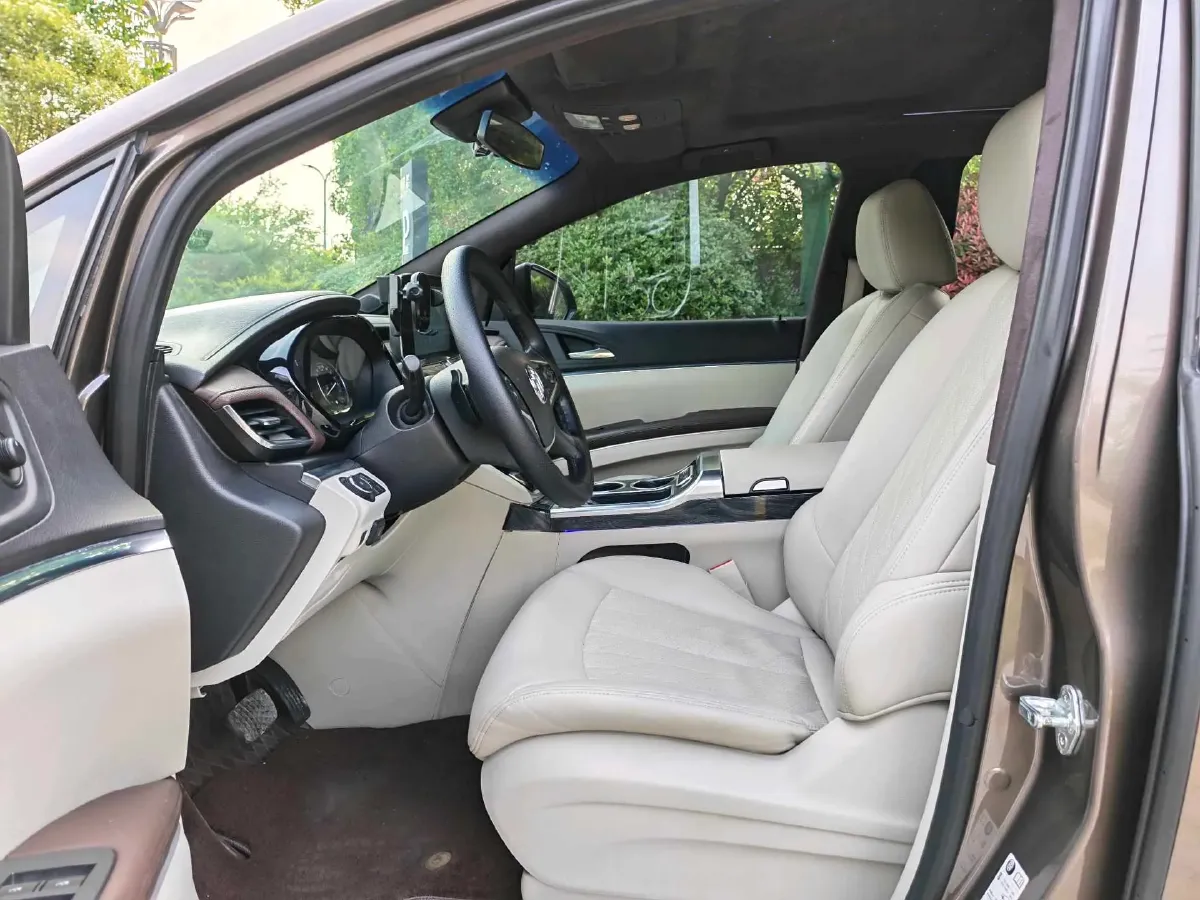 2022 Buick GL8 2.0T 237HP L4 9AT,autocango,china used car exporter,china ev exporter,chinese used car exporter,chinese used ev exporter