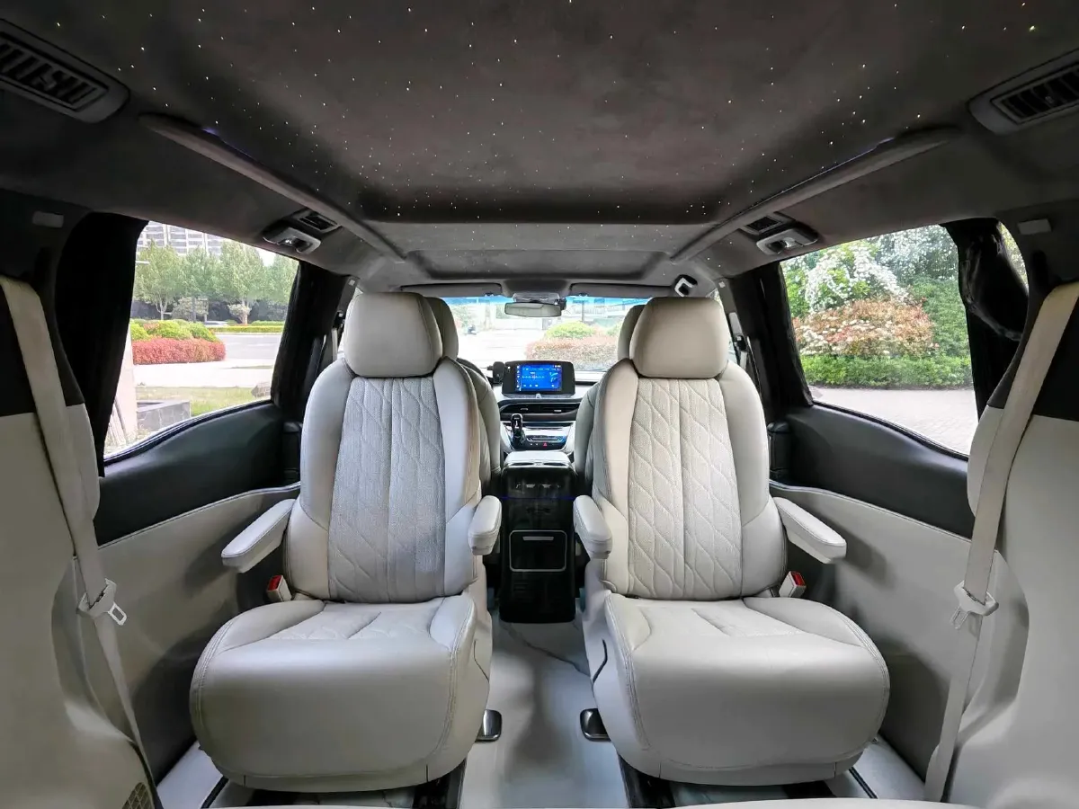 2022 Buick GL8 2.0T 237HP L4 9AT,autocango,china used car exporter,china ev exporter,chinese used car exporter,chinese used ev exporter