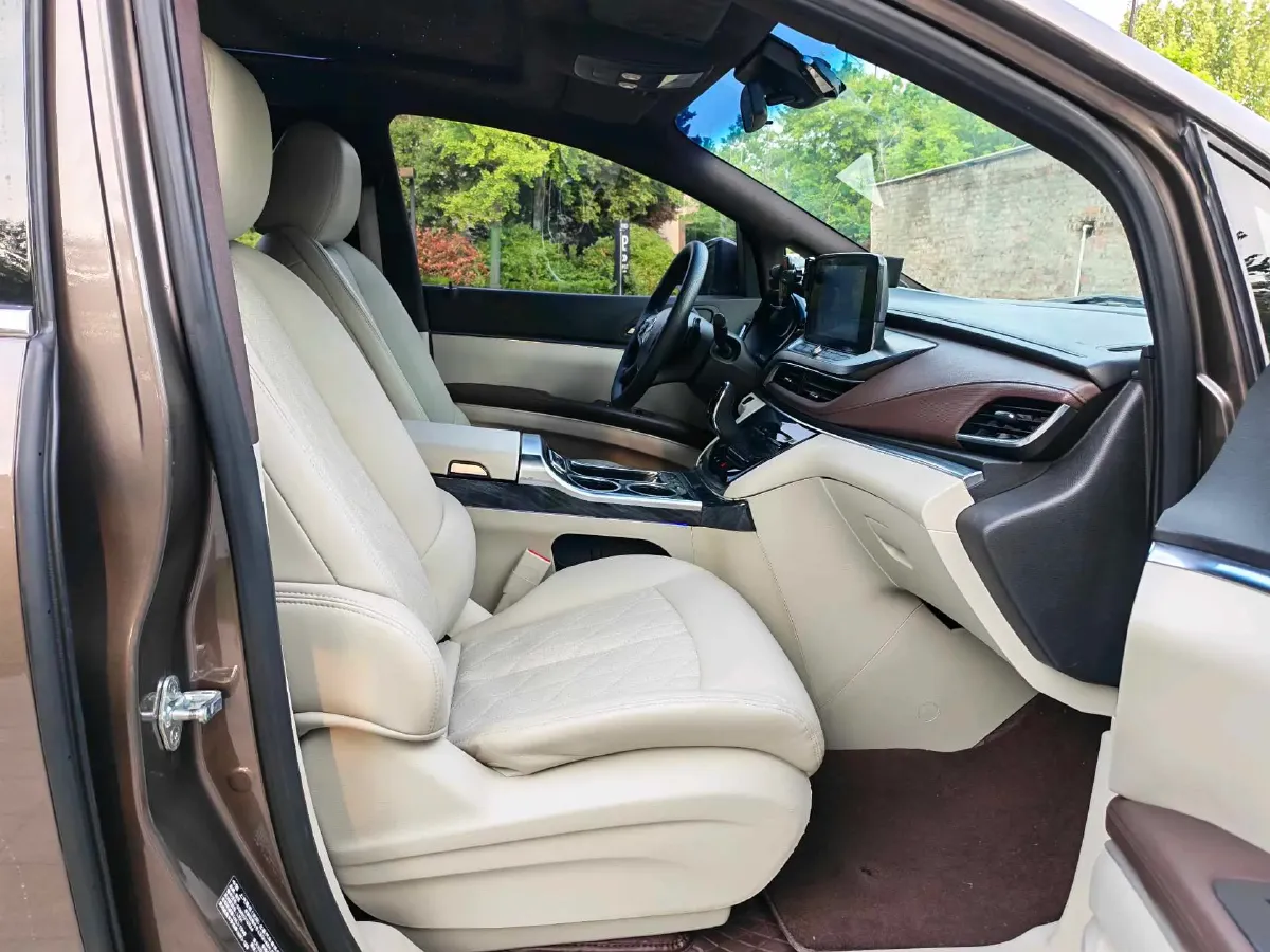 2022 Buick GL8 2.0T 237HP L4 9AT,autocango,china used car exporter,china ev exporter,chinese used car exporter,chinese used ev exporter