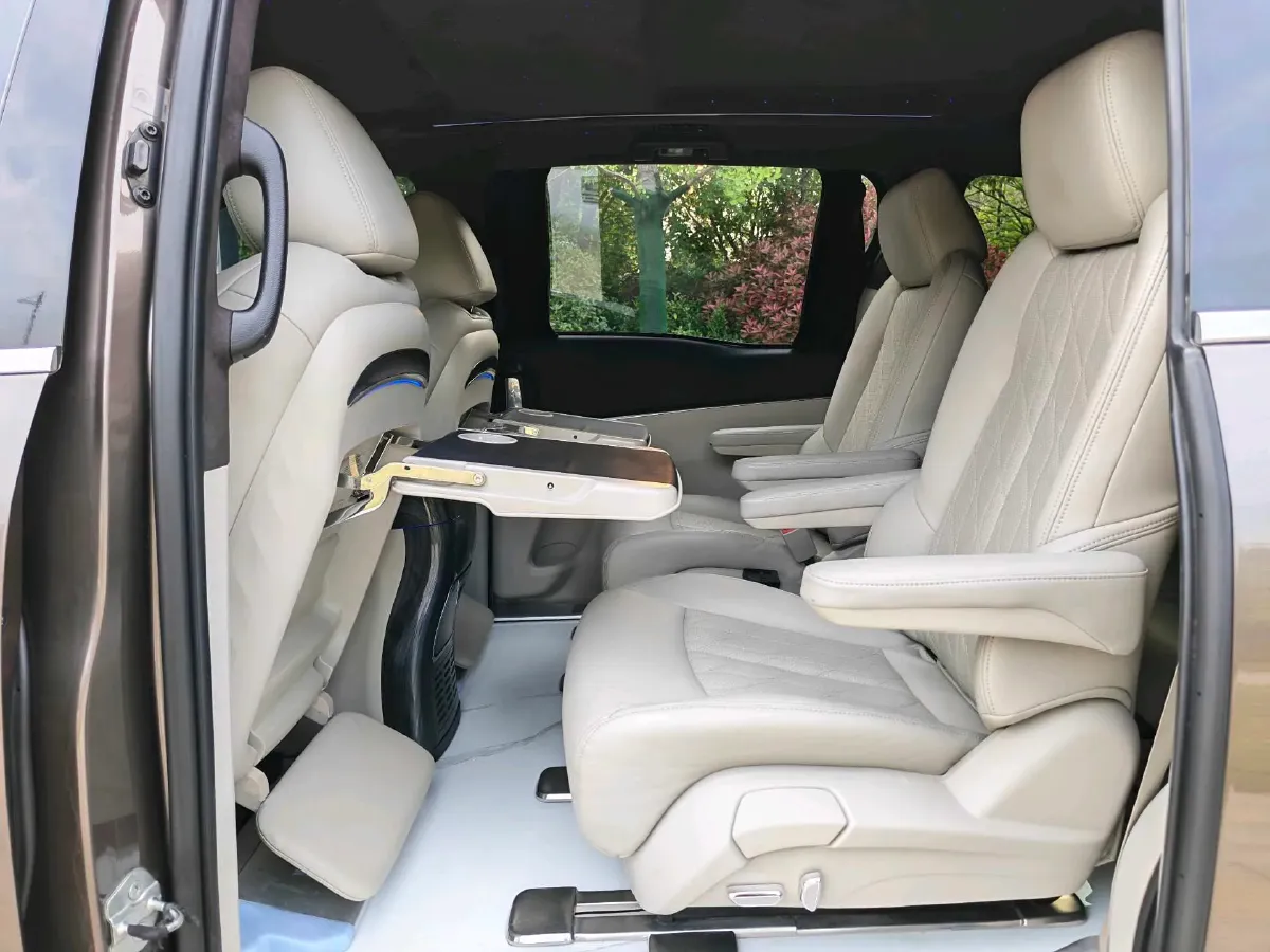 2022 Buick GL8 2.0T 237HP L4 9AT,autocango,china used car exporter,china ev exporter,chinese used car exporter,chinese used ev exporter