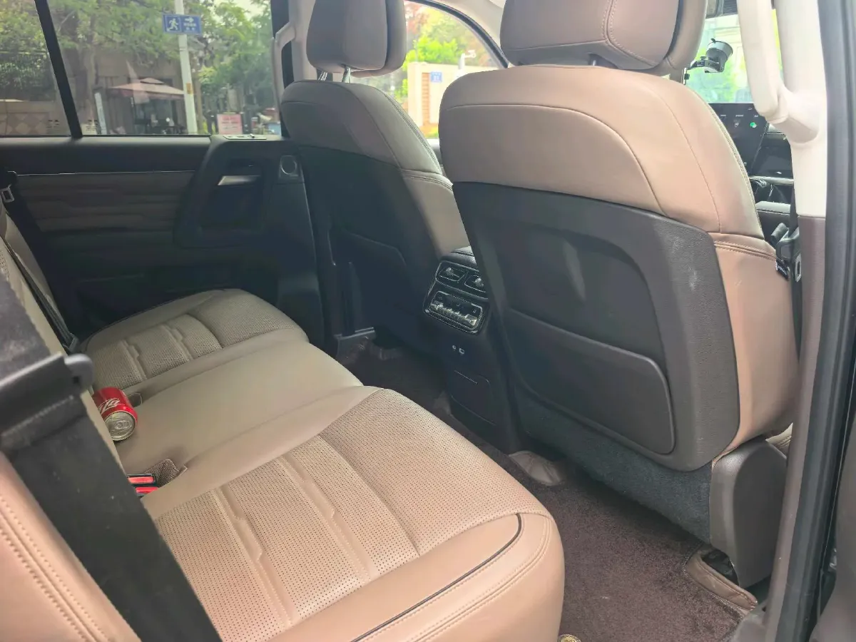 2022 Beijing BJ60 2.0T 267HP L4 8AT,autocango,china used car exporter,china ev exporter,chinese used car exporter,chinese used ev exporter