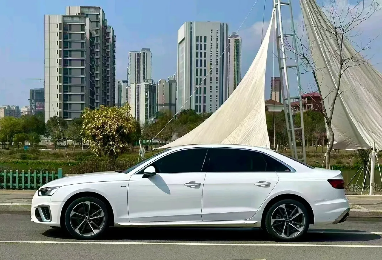 2023 Audi A4L 2.0T 190HP L4 7DCT,autocango,china used car exporter,china ev exporter,chinese used car exporter,chinese used ev exporter