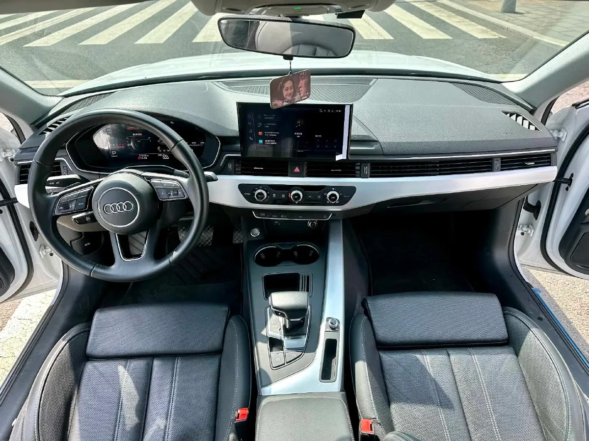 2023 Audi A4L 2.0T 190HP L4 7DCT,autocango,china used car exporter,china ev exporter,chinese used car exporter,chinese used ev exporter