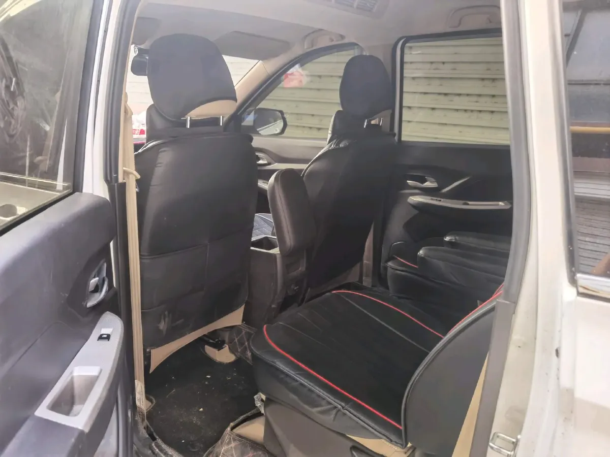 2021 WuLing HongGuang 1.5L 99HP L4 6MT,autocango,china used car exporter,china ev exporter,chinese used car exporter,chinese used ev exporter