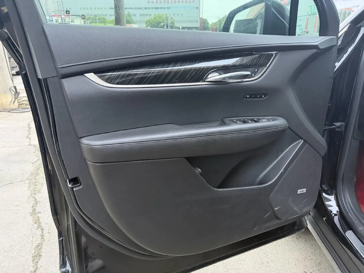 2021 Cadillac XT6 2.0T 237HP L4 9AT,autocango,china used car exporter,china ev exporter,chinese used car exporter,chinese used ev exporter