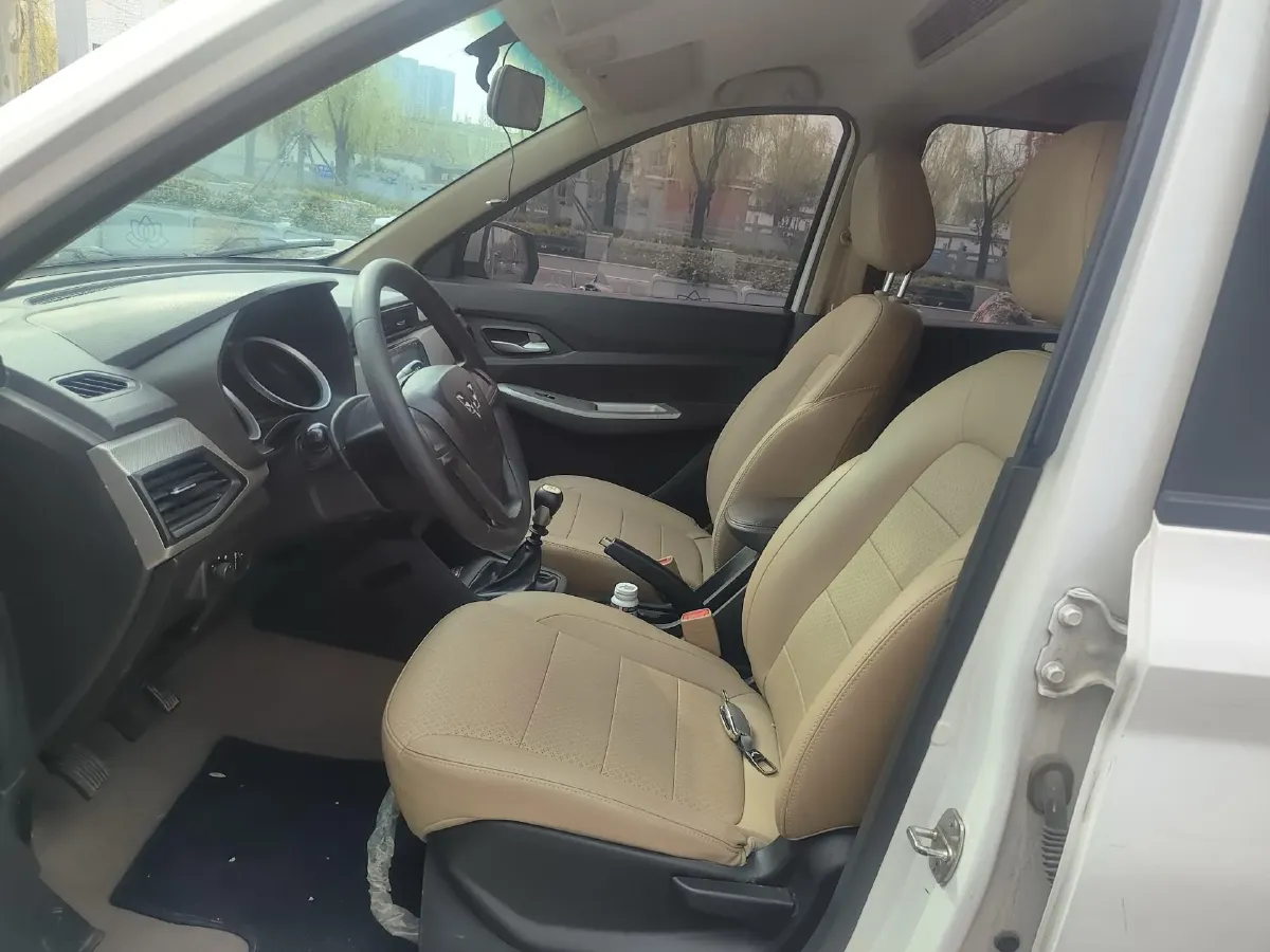 2021 WuLing RongGuang New Truck 1.5L 99HP L4 5MT,autocango,china used car exporter,china ev exporter,chinese used car exporter,chinese used ev exporter