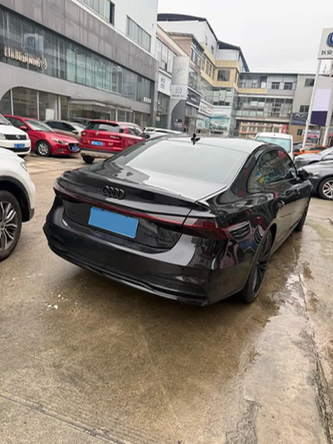 2025 Audi A7L 2.0T 245HP L4 7DCT,autocango,china used car exporter,china ev exporter,chinese used car exporter,chinese used ev exporter