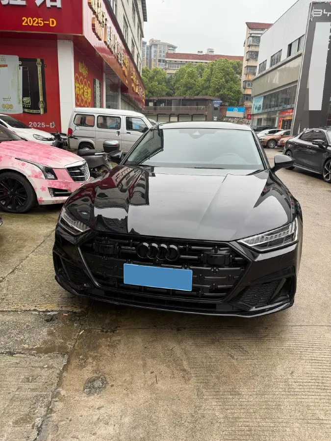 2025 Audi A7L 2.0T 245HP L4 7DCT,autocango,china used car exporter,china ev exporter,chinese used car exporter,chinese used ev exporter