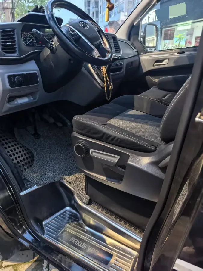 2021 MAXUS XinTu V80 2.0T 139HP L4 6MT,autocango,china used car exporter,china ev exporter,chinese used car exporter,chinese used ev exporter