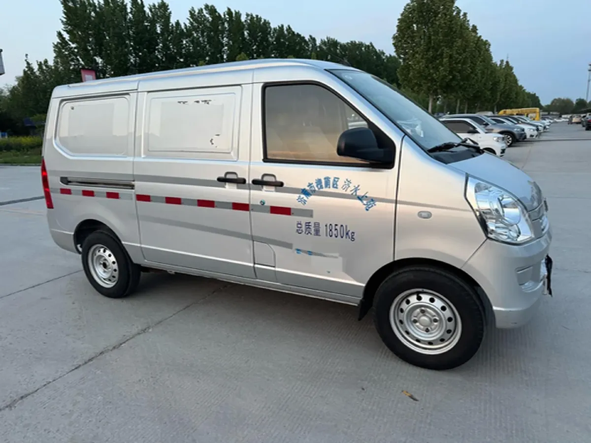 2022 WuLing RongGuang S 1.2L 76HP L4 5MT,autocango,china used car exporter,china ev exporter,chinese used car exporter,chinese used ev exporter