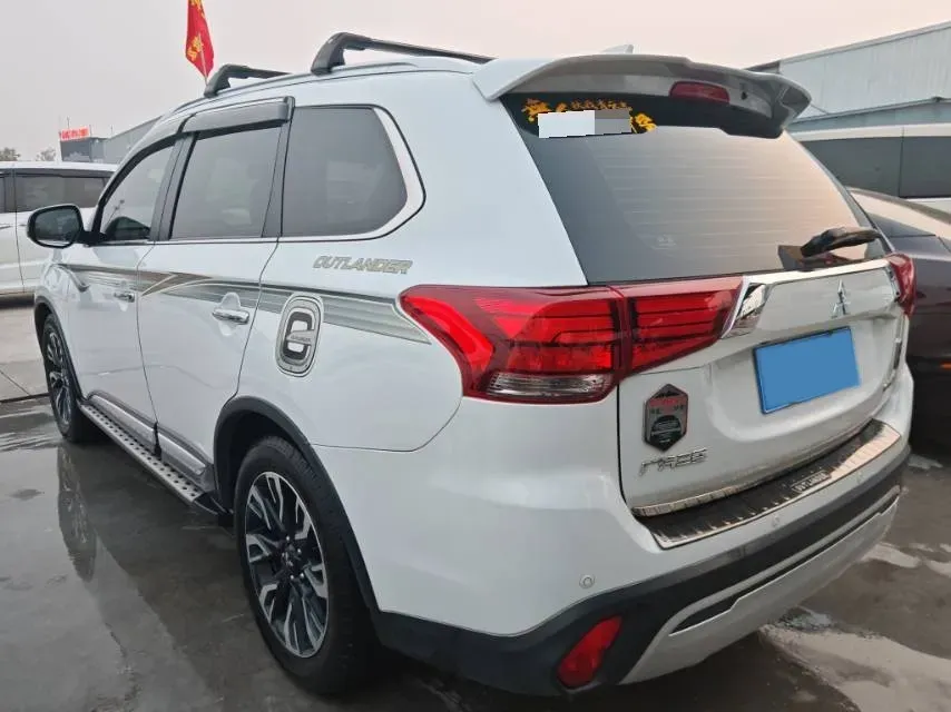 2020 Mitsubishi Outlander 2.4L 192HP L4 CVT,autocango,china used car exporter,china ev exporter,chinese used car exporter,chinese used ev exporter