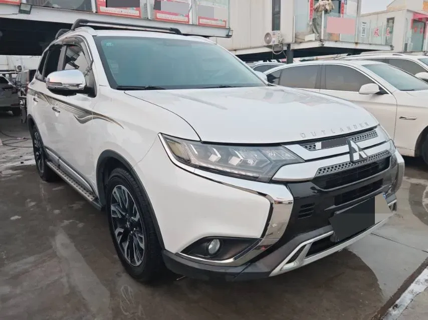 2020 Mitsubishi Outlander 2.4L 192HP L4 CVT,autocango,china used car exporter,china ev exporter,chinese used car exporter,chinese used ev exporter