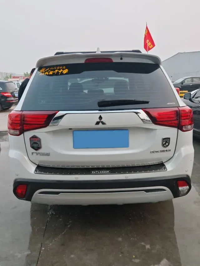 2020 Mitsubishi Outlander 2.4L 192HP L4 CVT,autocango,china used car exporter,china ev exporter,chinese used car exporter,chinese used ev exporter