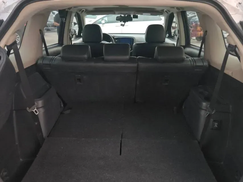 2020 Mitsubishi Outlander 2.4L 192HP L4 CVT,autocango,china used car exporter,china ev exporter,chinese used car exporter,chinese used ev exporter