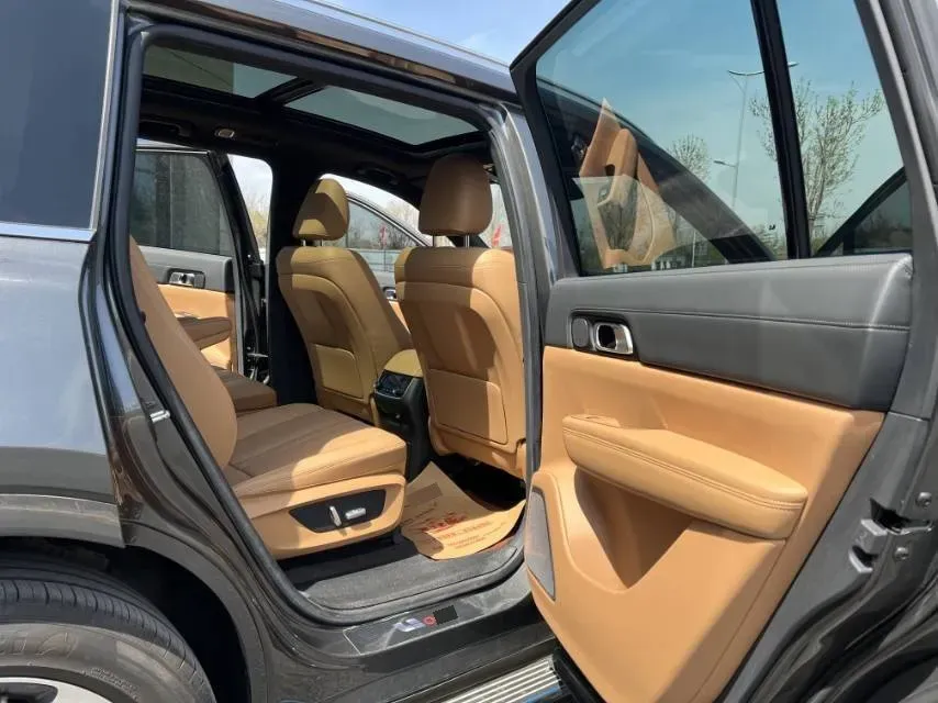 2020 Li ONE Range Extended 131HP REEV 40.5KWH,autocango,china used car exporter,china ev exporter,chinese used car exporter,chinese used ev exporter