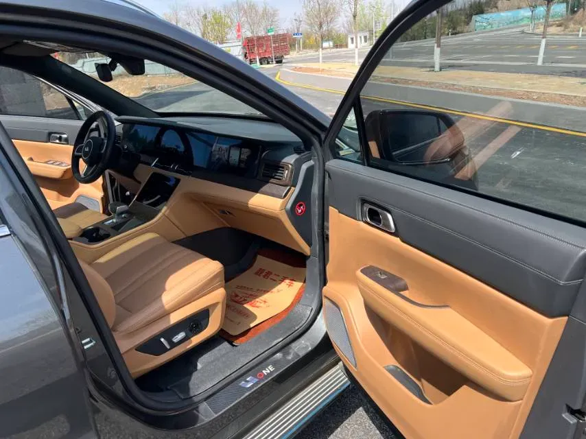 2020 Li ONE Range Extended 131HP REEV 40.5KWH,autocango,china used car exporter,china ev exporter,chinese used car exporter,chinese used ev exporter