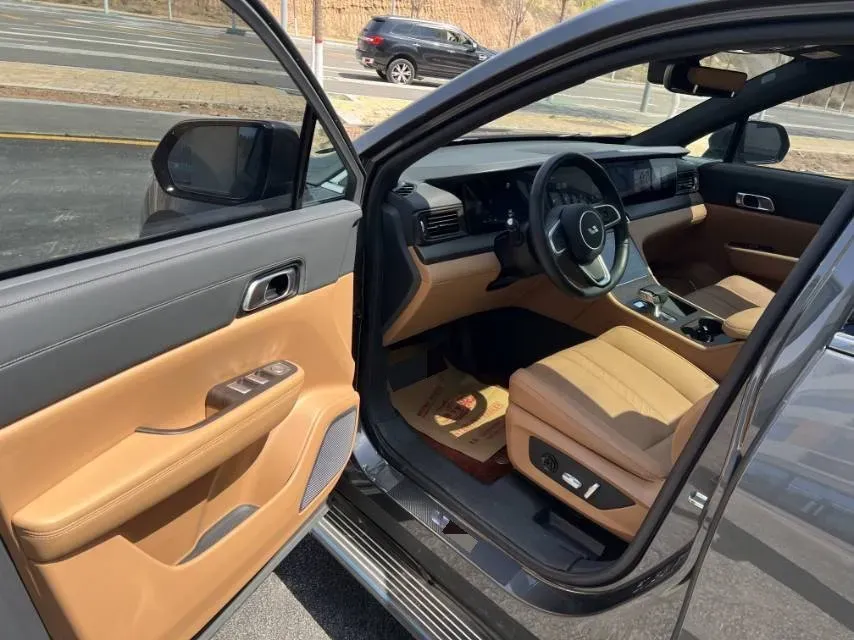 2020 Li ONE Range Extended 131HP REEV 40.5KWH,autocango,china used car exporter,china ev exporter,chinese used car exporter,chinese used ev exporter