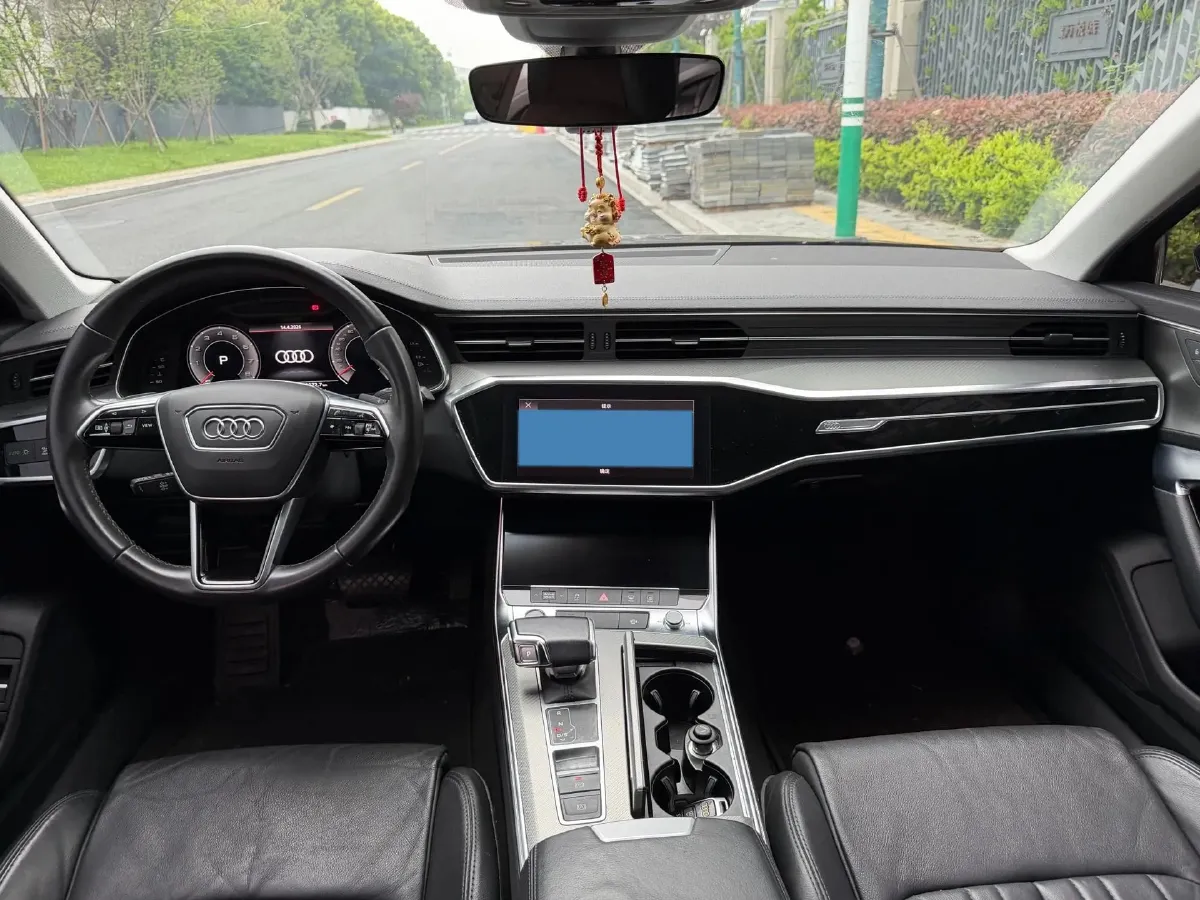 2021 Audi A6L 2.0T 190HP L4 7DCT,autocango,china used car exporter,china ev exporter,chinese used car exporter,chinese used ev exporter
