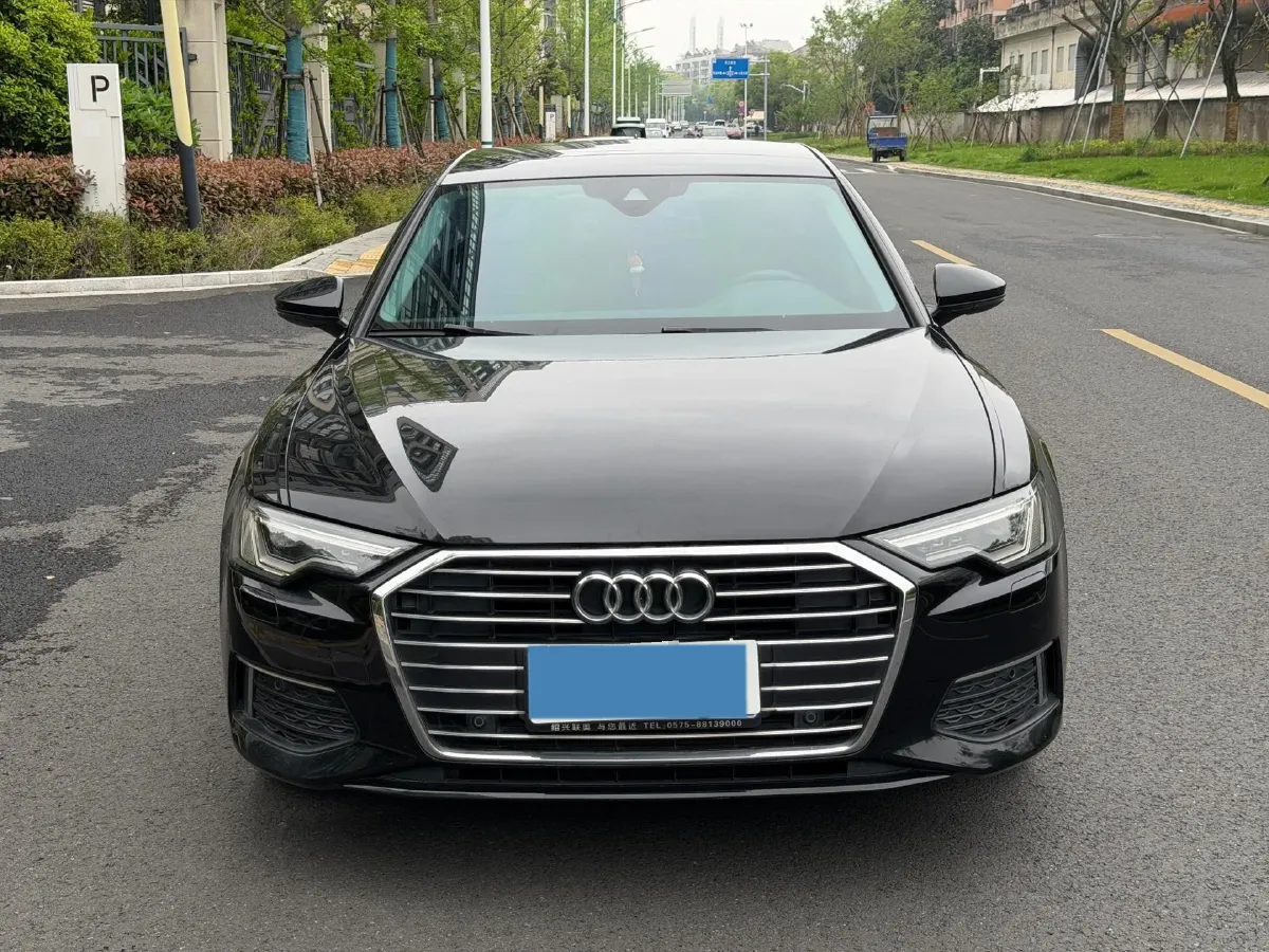 2021 Audi A6L 2.0T 190HP L4 7DCT,autocango,china used car exporter,china ev exporter,chinese used car exporter,chinese used ev exporter