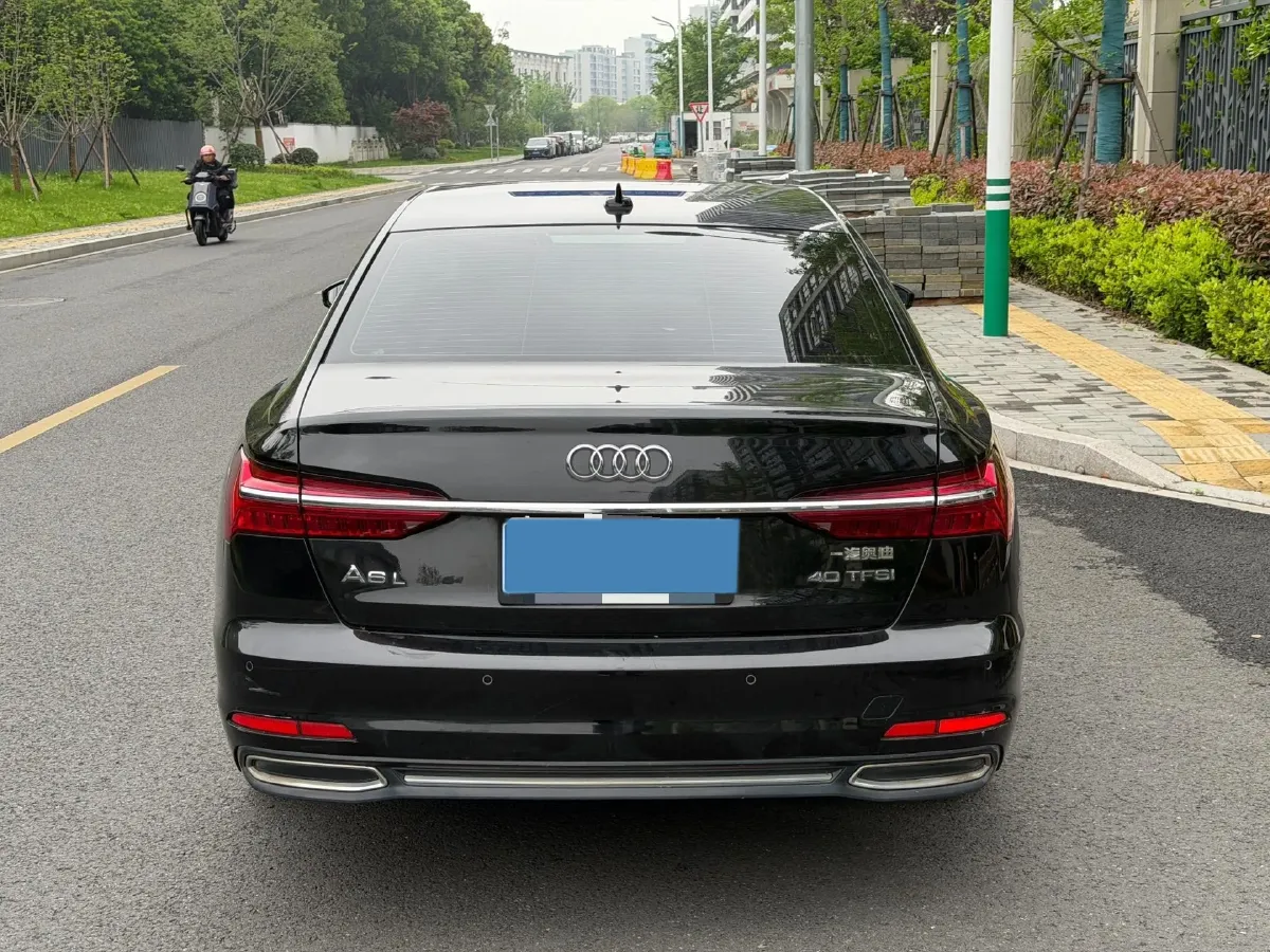 2021 Audi A6L 2.0T 190HP L4 7DCT,autocango,china used car exporter,china ev exporter,chinese used car exporter,chinese used ev exporter