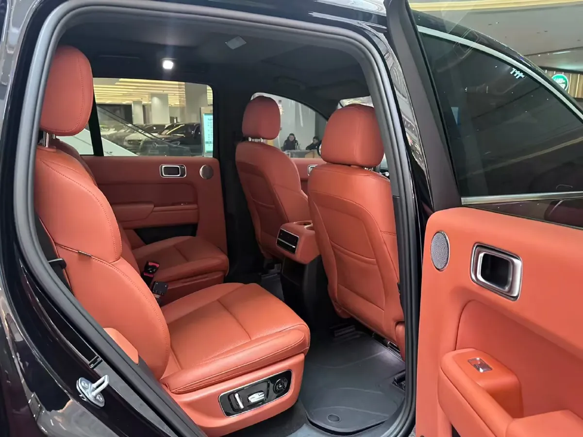 2024 Volvo S60 2.0T 197HP L4 7DCT,autocango,china used car exporter,china ev exporter,chinese used car exporter,chinese used ev exporter