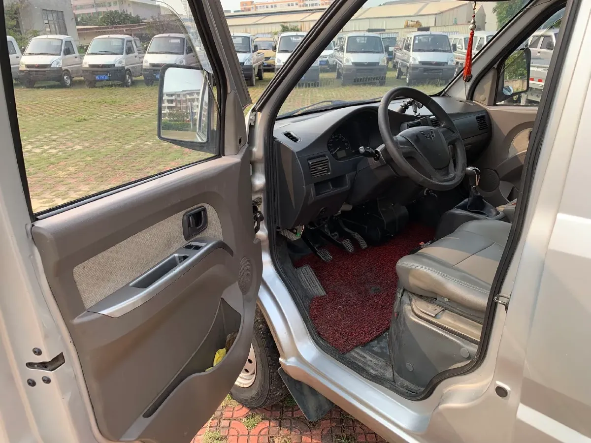 2019 WuLing RongGuang Mini Truck 1.5L 107HP L4 5MT,autocango,china used car exporter,china ev exporter,chinese used car exporter,chinese used ev exporter