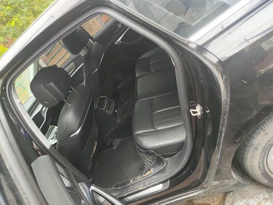 2020 Audi A6L 2.0T 190HP L4 7DCT,autocango,china used car exporter,china ev exporter,chinese used car exporter,chinese used ev exporter