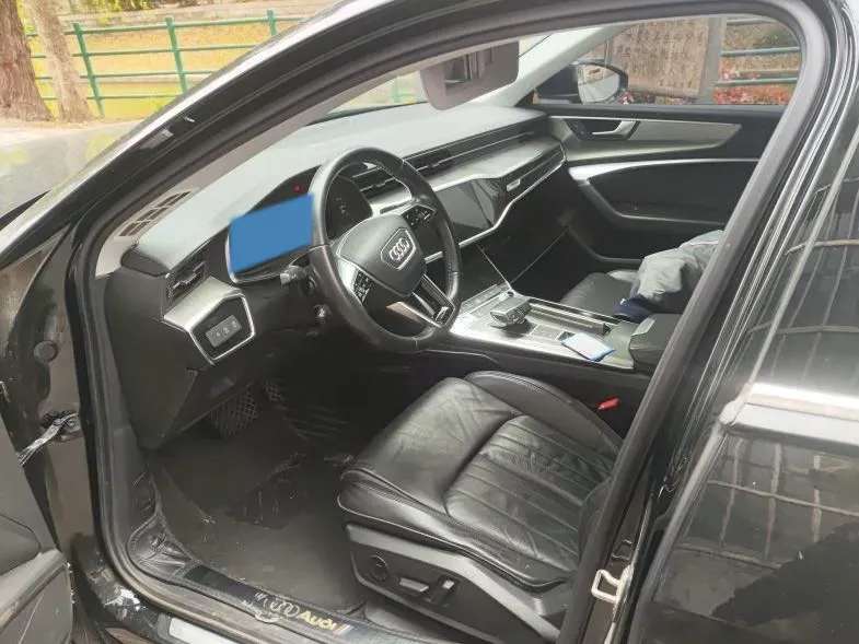 2020 Audi A6L 2.0T 190HP L4 7DCT,autocango,china used car exporter,china ev exporter,chinese used car exporter,chinese used ev exporter