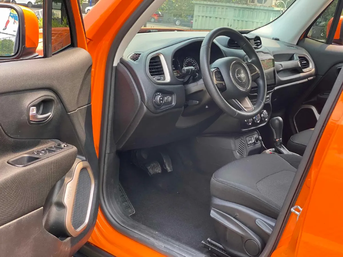 2017 Jeep Renegade 1.4T 150HP L4 7DCT,autocango,china used car exporter,china ev exporter,chinese used car exporter,chinese used ev exporter