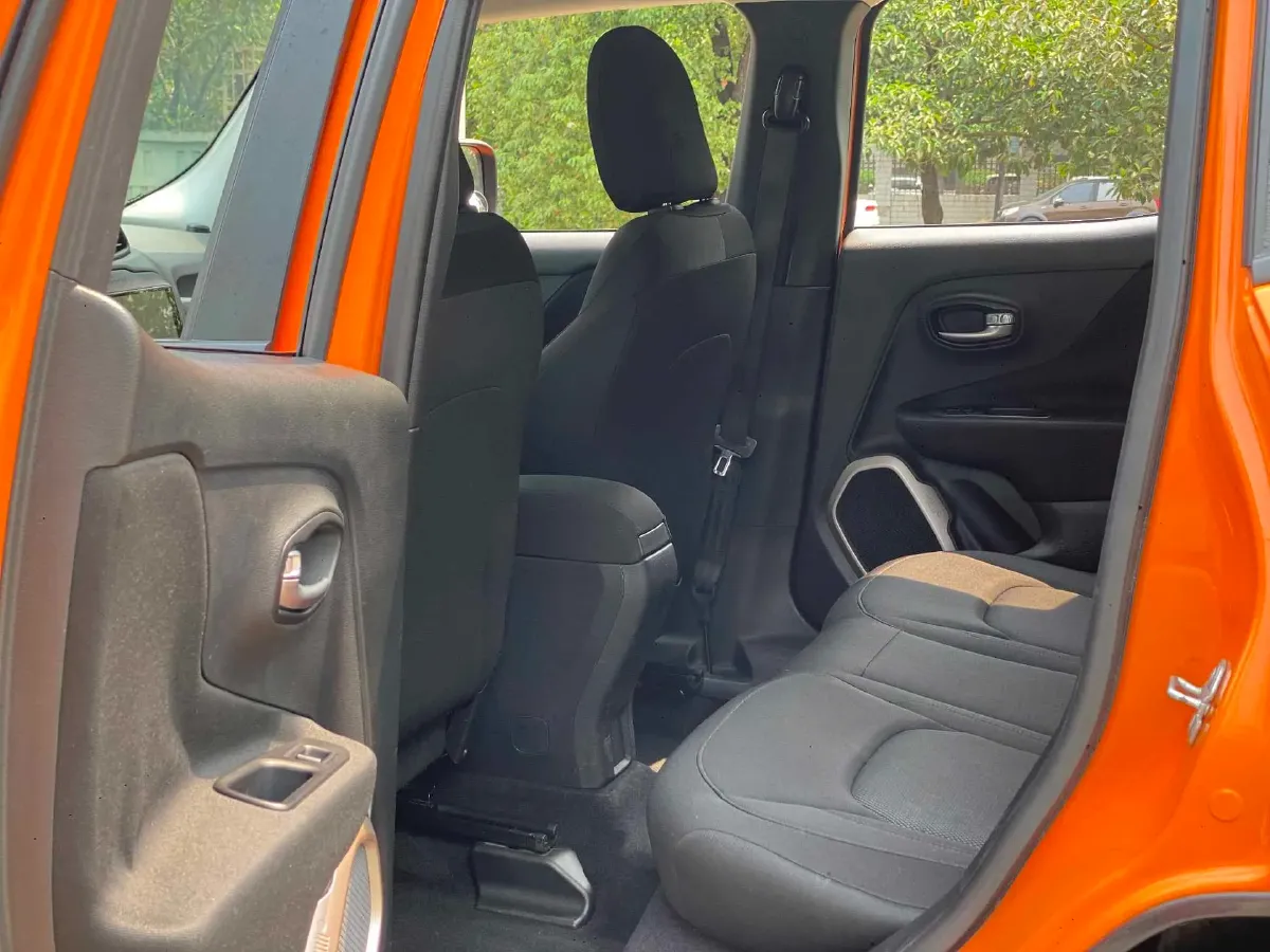 2017 Jeep Renegade 1.4T 150HP L4 7DCT,autocango,china used car exporter,china ev exporter,chinese used car exporter,chinese used ev exporter