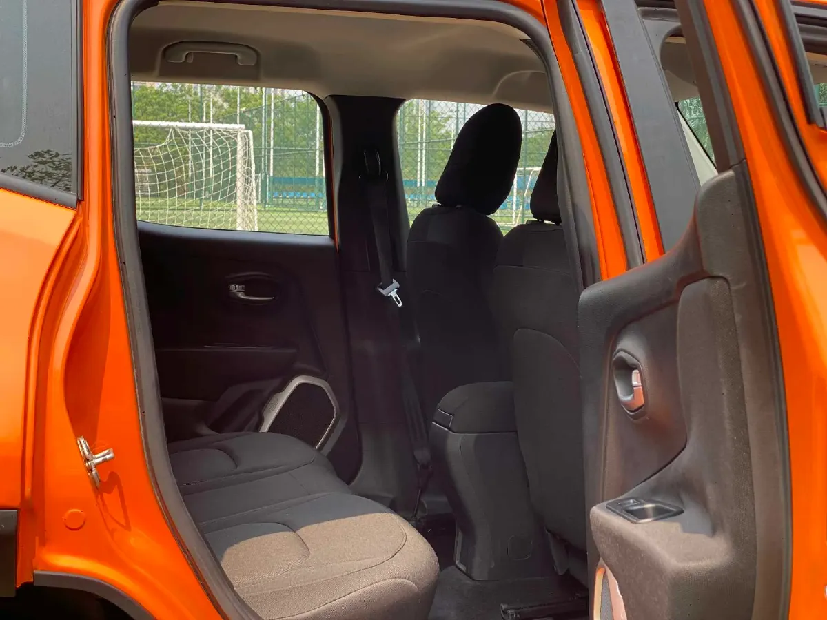 2017 Jeep Renegade 1.4T 150HP L4 7DCT,autocango,china used car exporter,china ev exporter,chinese used car exporter,chinese used ev exporter