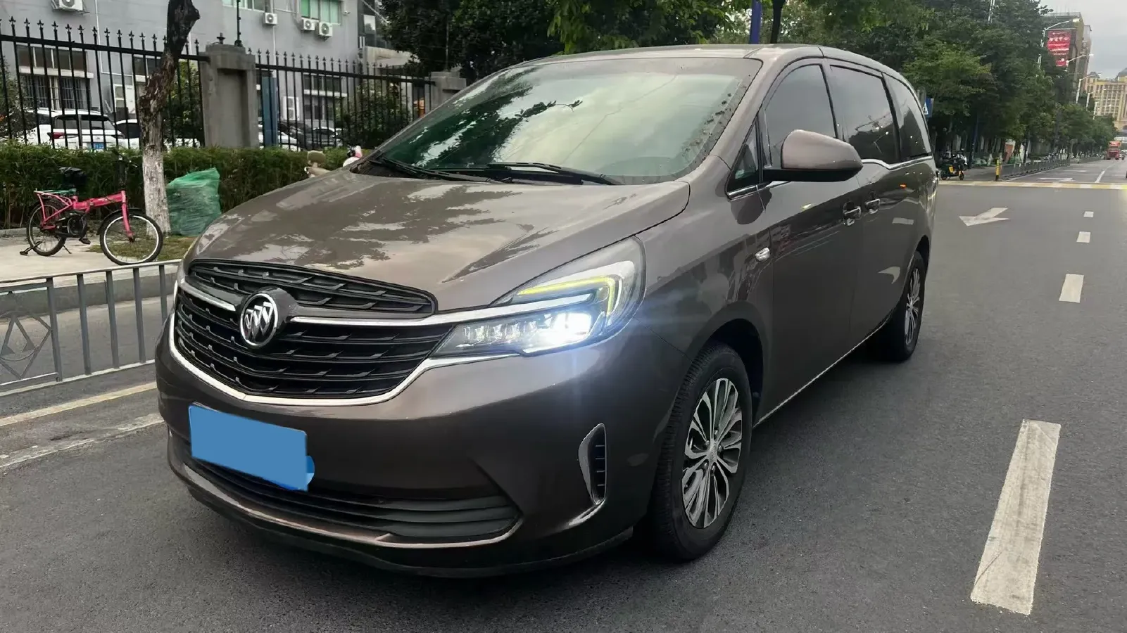 2021 Buick GL8 2.0T 237HP L4 9AT,autocango,china used car exporter,china ev exporter,chinese used car exporter,chinese used ev exporter