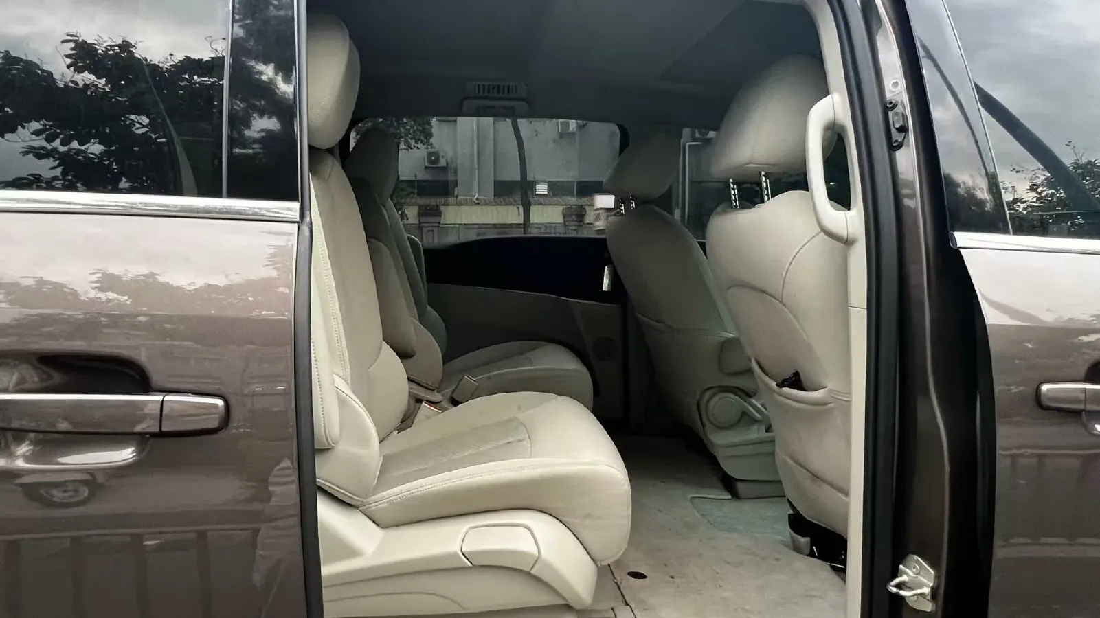 2021 Buick GL8 2.0T 237HP L4 9AT,autocango,china used car exporter,china ev exporter,chinese used car exporter,chinese used ev exporter