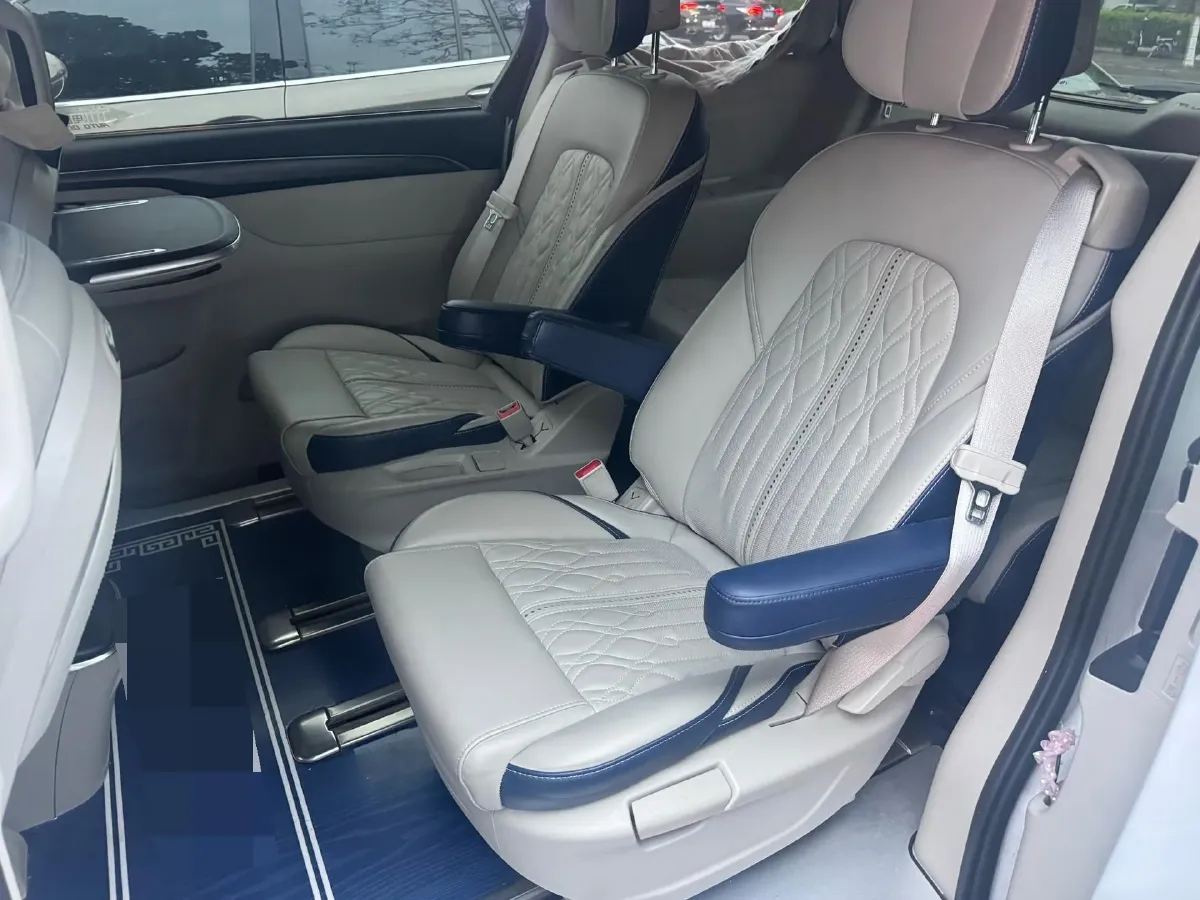 2022 Buick GL8 2.0T 237HP L4 9AT,autocango,china used car exporter,china ev exporter,chinese used car exporter,chinese used ev exporter