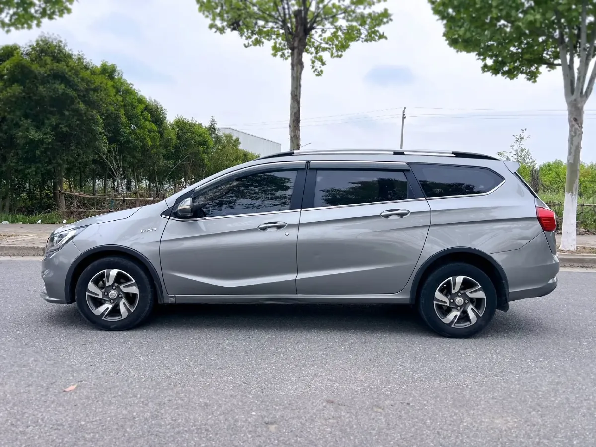 2017 BaoJun 310W 1.5L 112HP L4 6MT,autocango,china used car exporter,china ev exporter,chinese used car exporter,chinese used ev exporter