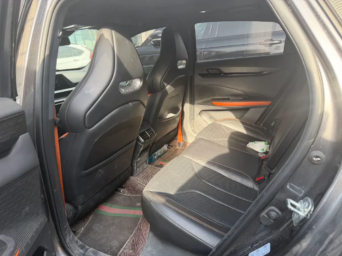 2023 ChangAn UNI-V 2.0T 233HP L4 8AT,autocango,china used car exporter,china ev exporter,chinese used car exporter,chinese used ev exporter