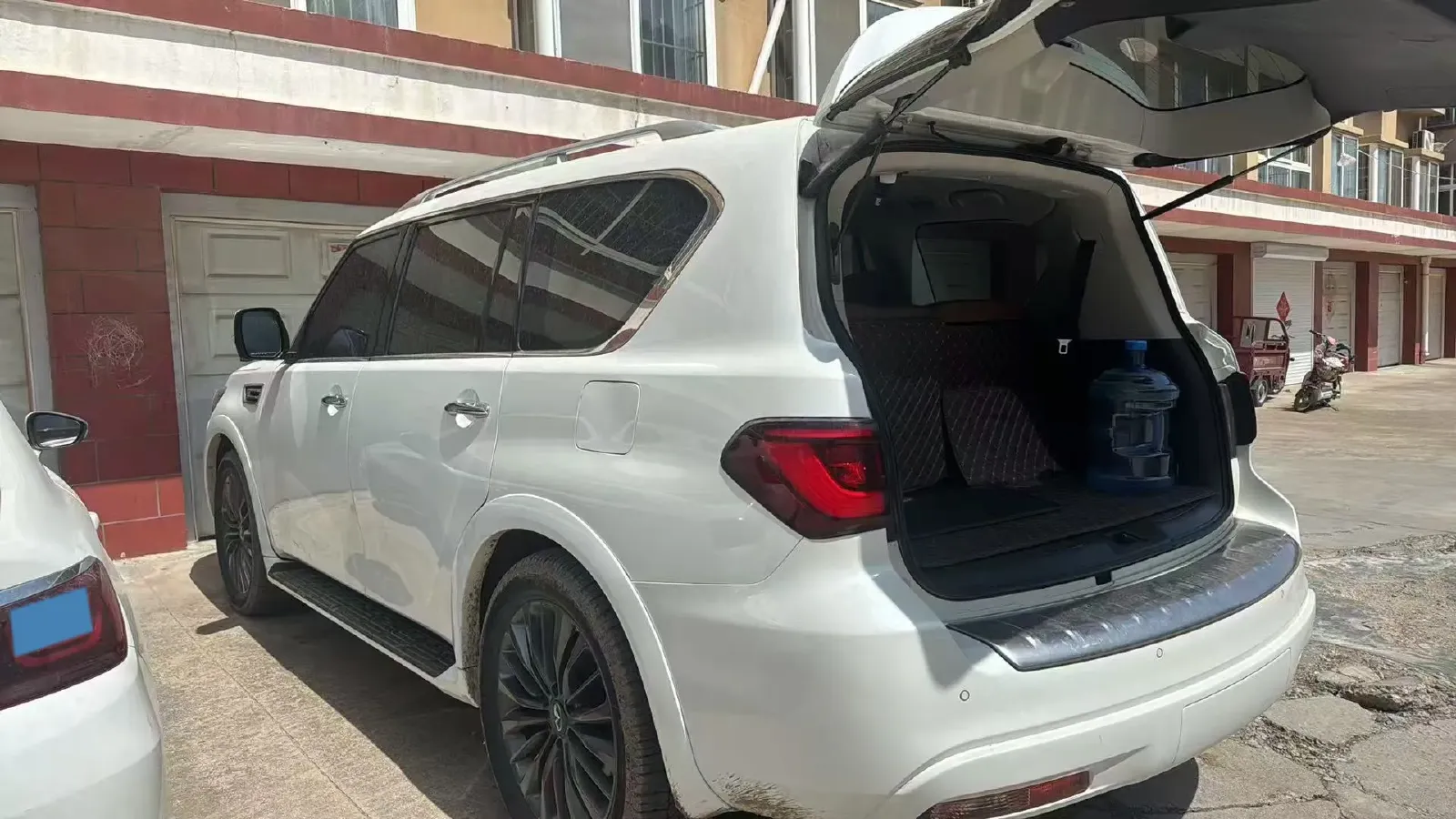 2016 Infiniti QX80 5.6L 398HP V8 7AT,autocango,china used car exporter,china ev exporter,chinese used car exporter,chinese used ev exporter