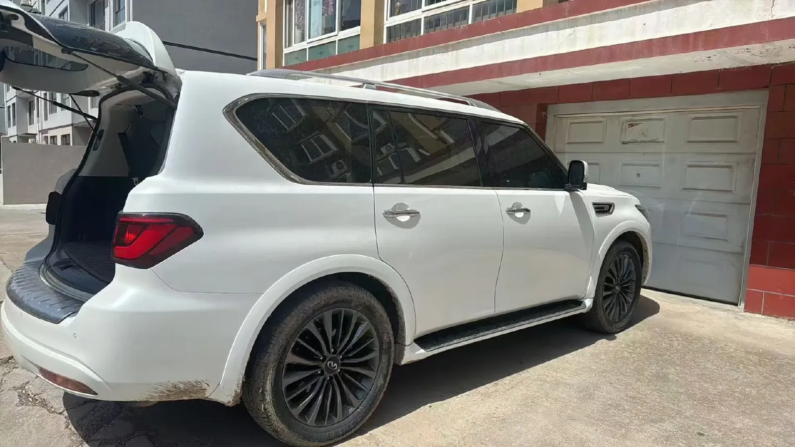 2016 Infiniti QX80 5.6L 398HP V8 7AT,autocango,china used car exporter,china ev exporter,chinese used car exporter,chinese used ev exporter