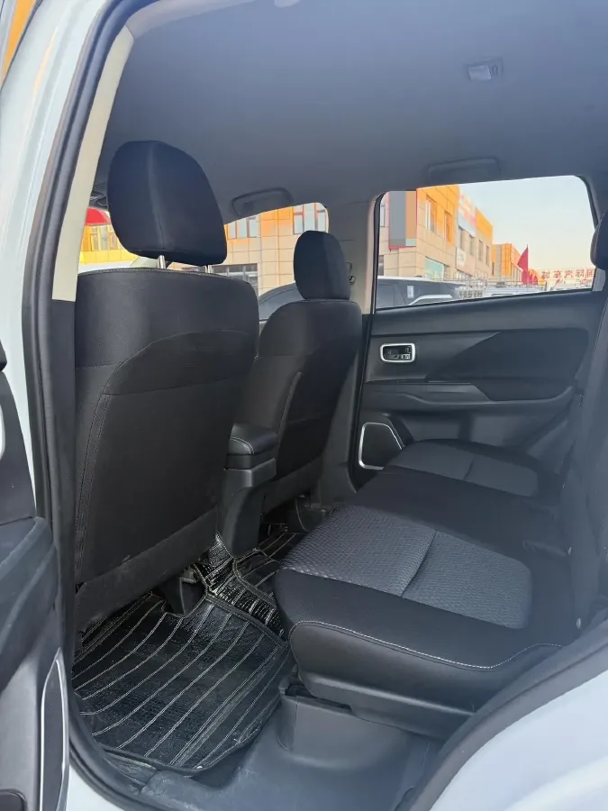 2021 Mitsubishi Outlander 2.0L 166HP L4 CVT,autocango,china used car exporter,china ev exporter,chinese used car exporter,chinese used ev exporter