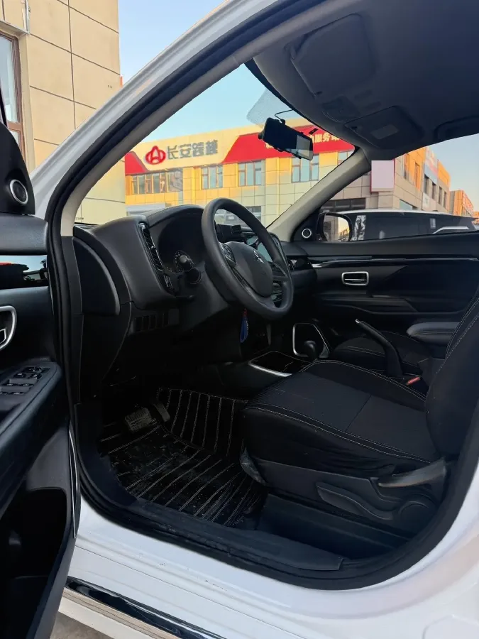 2021 Mitsubishi Outlander 2.0L 166HP L4 CVT,autocango,china used car exporter,china ev exporter,chinese used car exporter,chinese used ev exporter