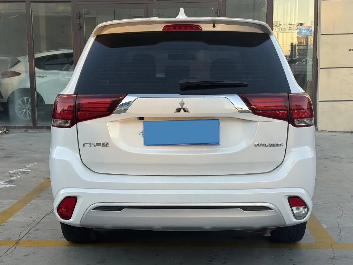 2021 Mitsubishi Outlander 2.0L 166HP L4 CVT,autocango,china used car exporter,china ev exporter,chinese used car exporter,chinese used ev exporter