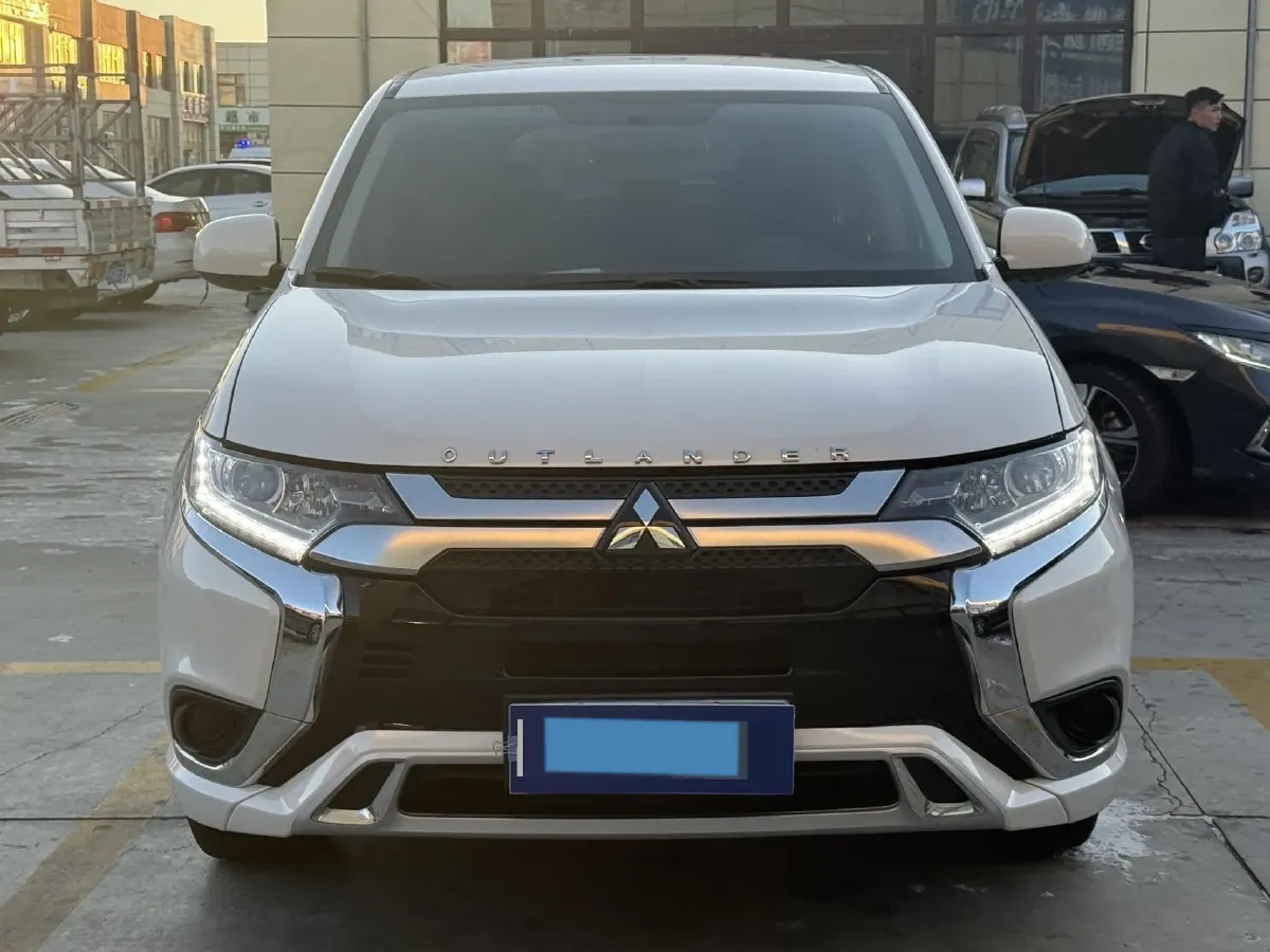 2021 Mitsubishi Outlander 2.0L 166HP L4 CVT,autocango,china used car exporter,china ev exporter,chinese used car exporter,chinese used ev exporter