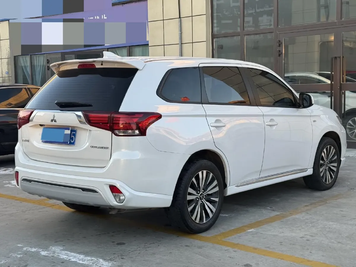 2021 Mitsubishi Outlander 2.0L 166HP L4 CVT,autocango,china used car exporter,china ev exporter,chinese used car exporter,chinese used ev exporter