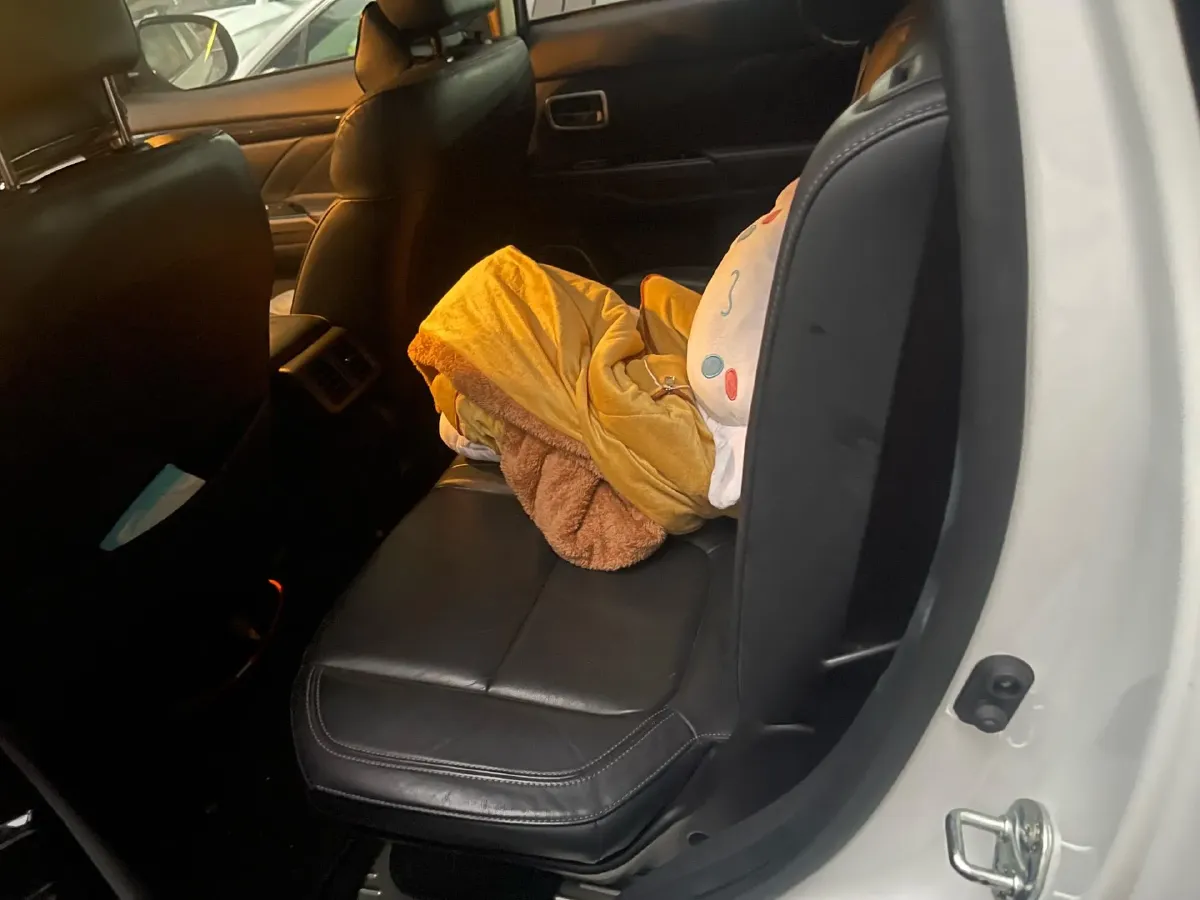 2019 Mitsubishi Outlander 2.0L 166HP L4 CVT,autocango,china used car exporter,china ev exporter,chinese used car exporter,chinese used ev exporter