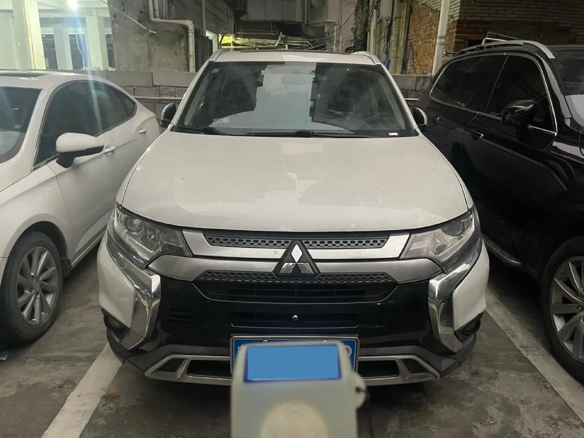 2019 Mitsubishi Outlander 2.0L 166HP L4 CVT,autocango,china used car exporter,china ev exporter,chinese used car exporter,chinese used ev exporter