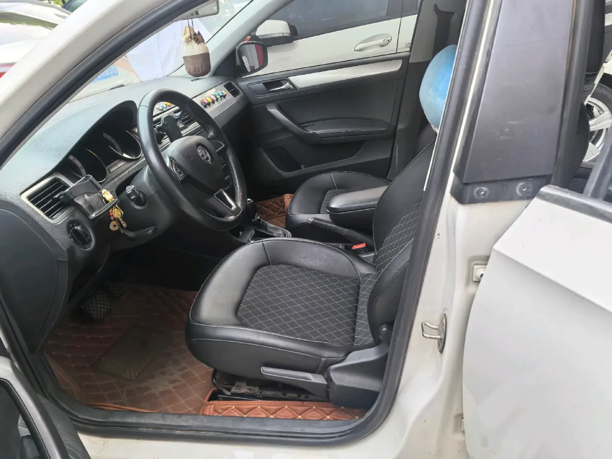 2018 Skoda Rapid Spaceback 1.6L 110HP L4 6AT,autocango,china used car exporter,china ev exporter,chinese used car exporter,chinese used ev exporter