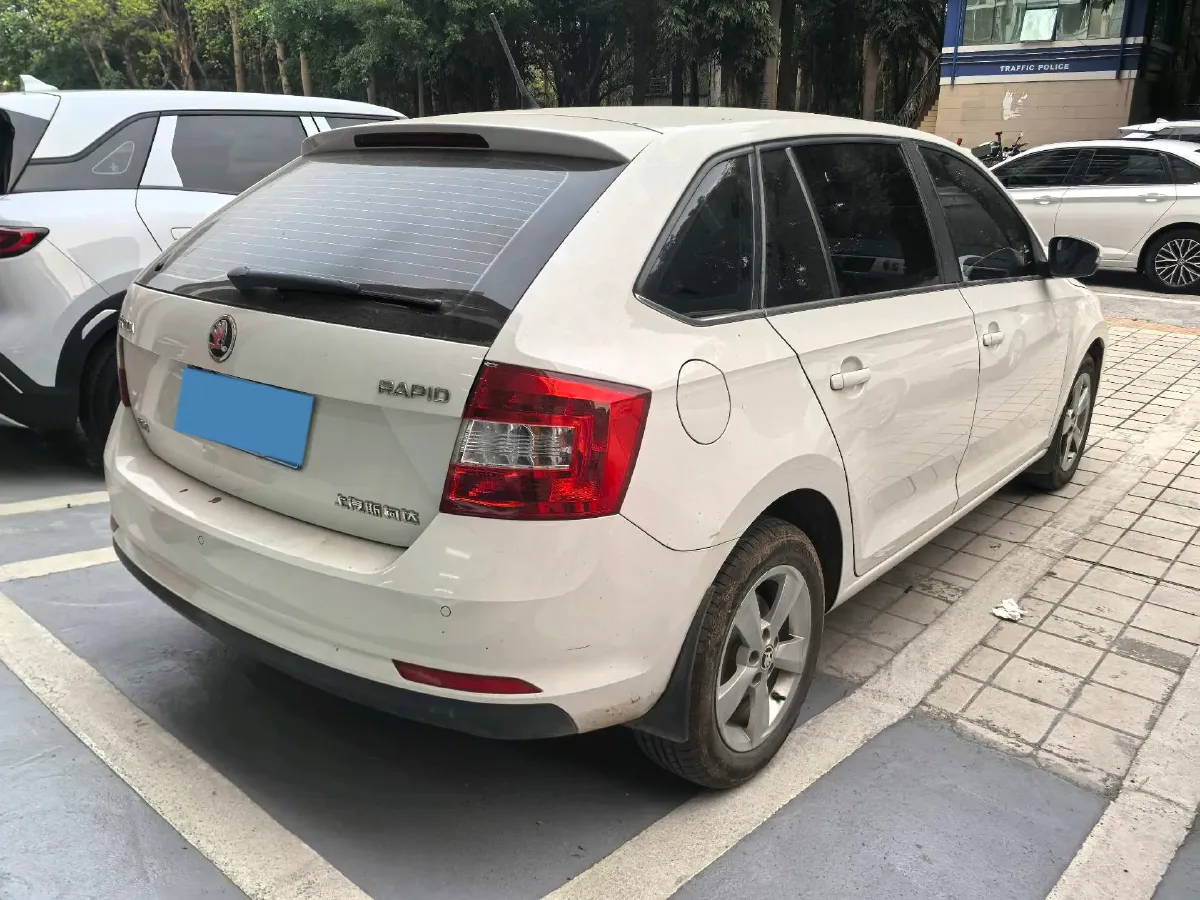 2018 Skoda Rapid Spaceback 1.6L 110HP L4 6AT,autocango,china used car exporter,china ev exporter,chinese used car exporter,chinese used ev exporter