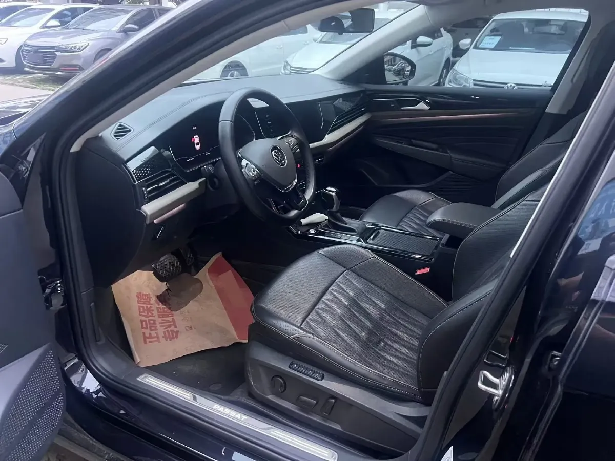 2021 Volkswagen Passat 2.0T 186HP L4 7DCT,autocango,china used car exporter,china ev exporter,chinese used car exporter,chinese used ev exporter
