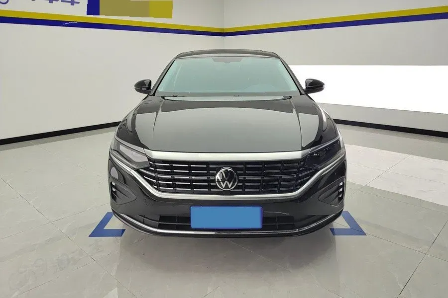 2025 Volkswagen Passat 2.0T 186HP L4 7DCT,autocango,china used car exporter,china ev exporter,chinese used car exporter,chinese used ev exporter